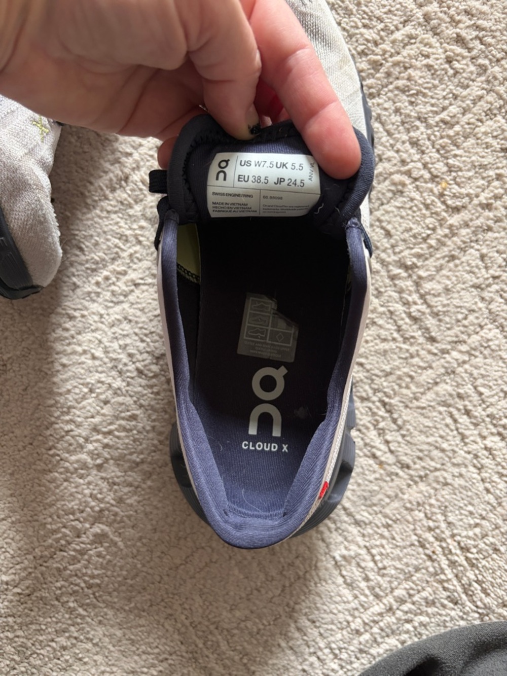 On Running Cloud X Shoes - Picture 6 of 8